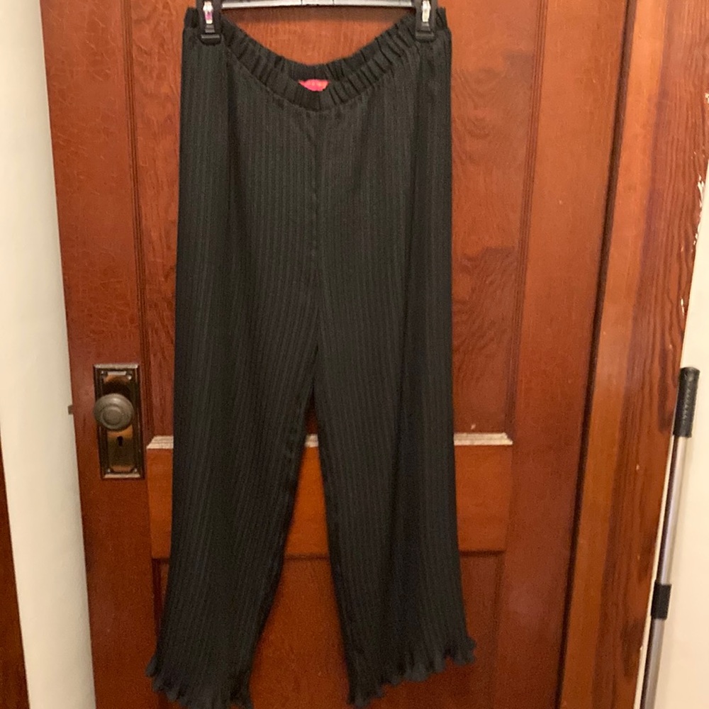 Sunny Leigh size large black pants